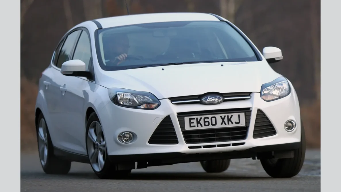 Ford Focus 2011 review front