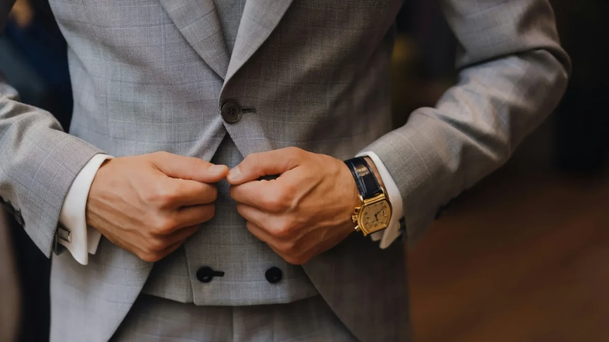 Suit school - buttons
