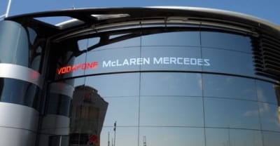 mclaren-pit-garge-motorhome