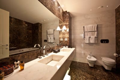 first-luxury-art-hotel-rome