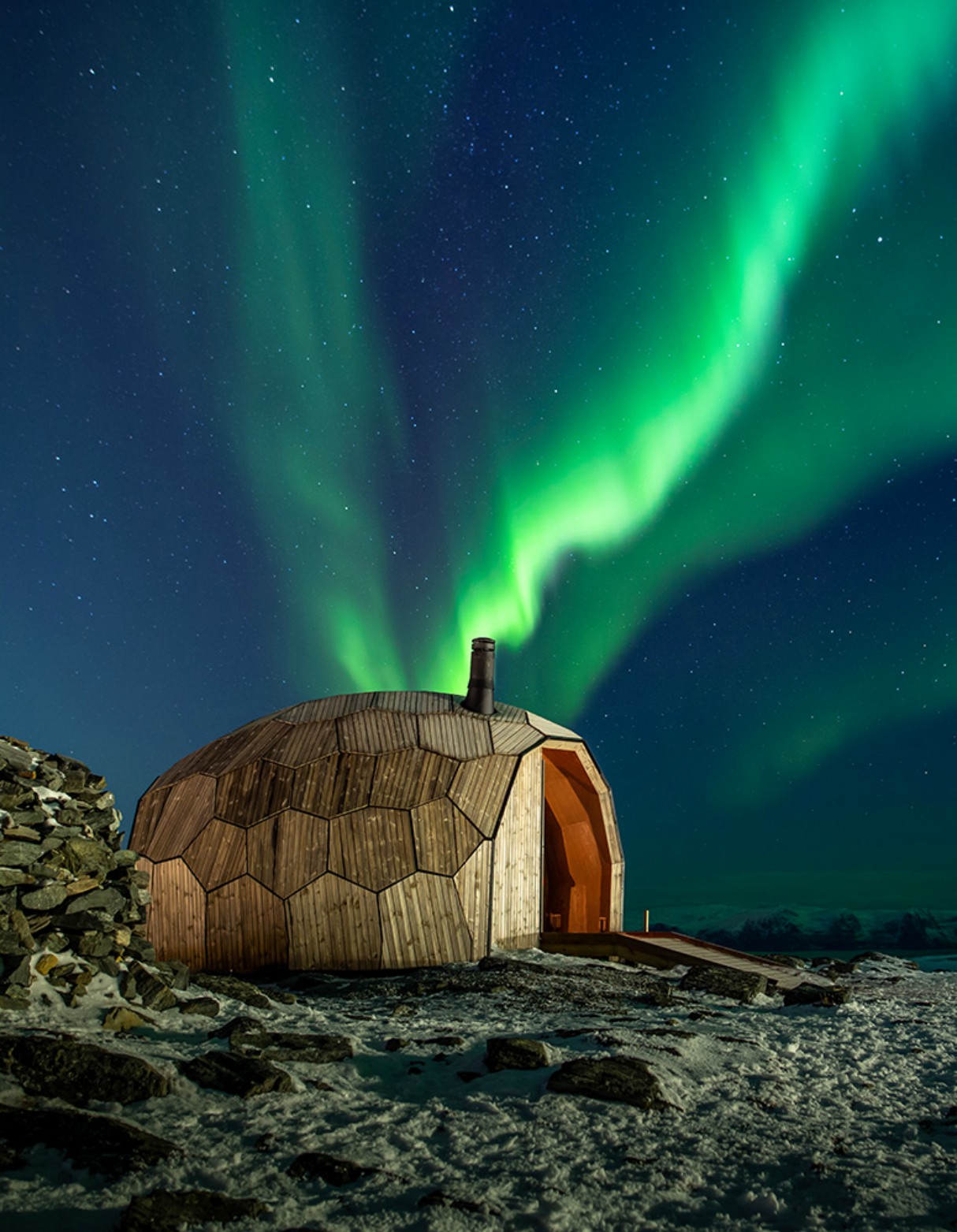 hammerfest-hiking-cabin-norway-2
