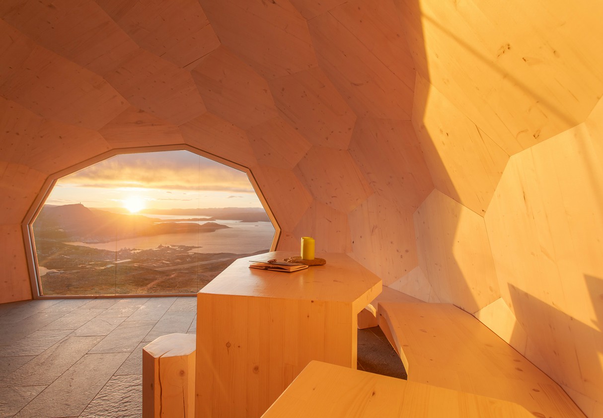 hammerfest-hiking-cabin-norway-5