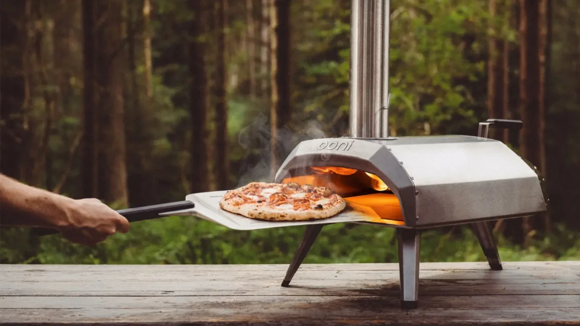 Ooni Karu pizza oven