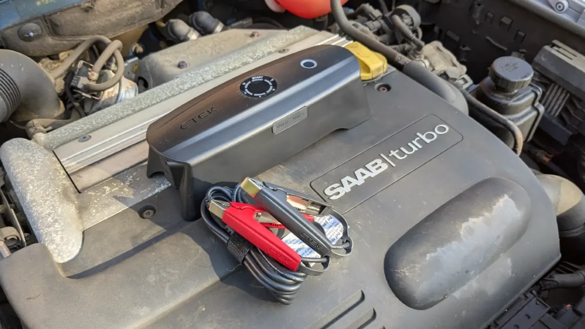 CTEK CS Free and Saab 93