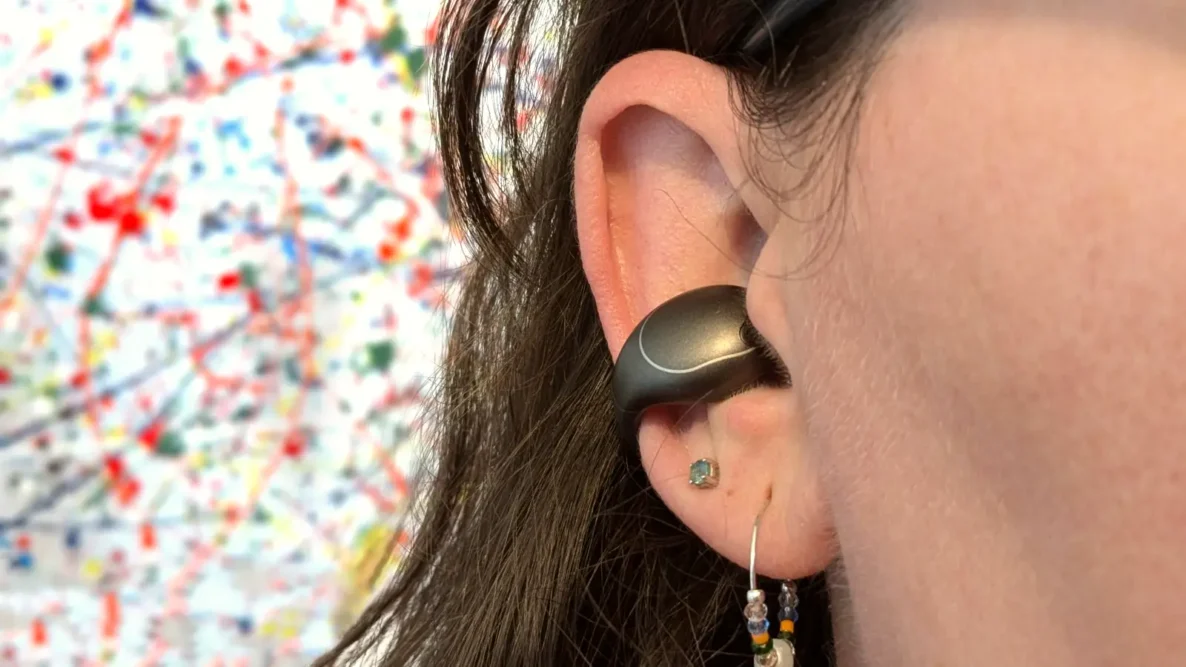Soundcore C40i Clip-on Earbuds in ear