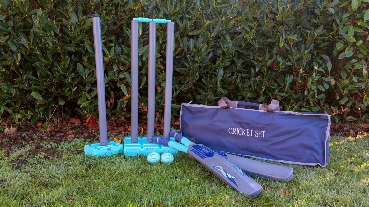 Uber Games cricket set