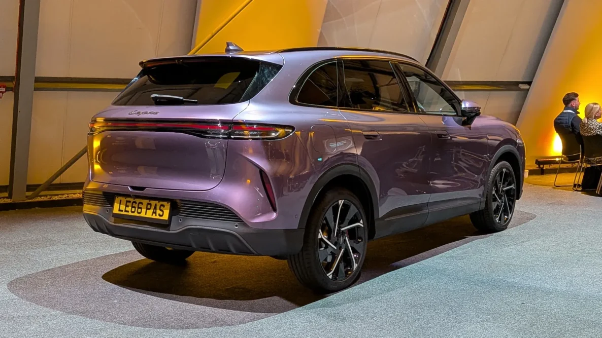 Lepas L8 SUV rear view