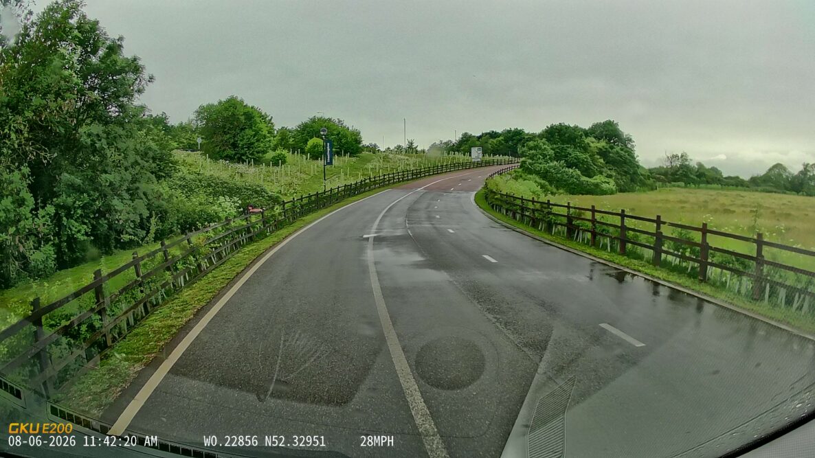 GKU E200 4K Dual Dash Cam front view